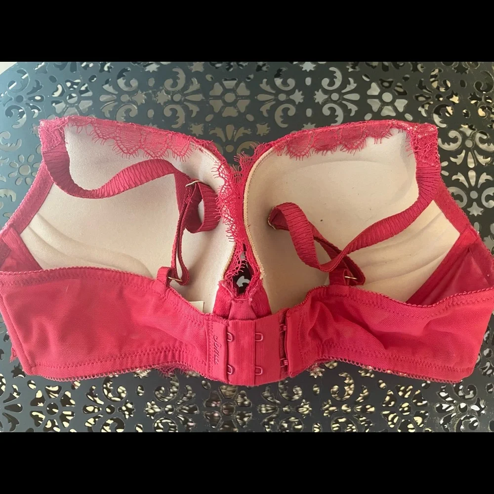 Soma Bra in Rich Red & Lace Detail Size 34C - Picture 2 of 3